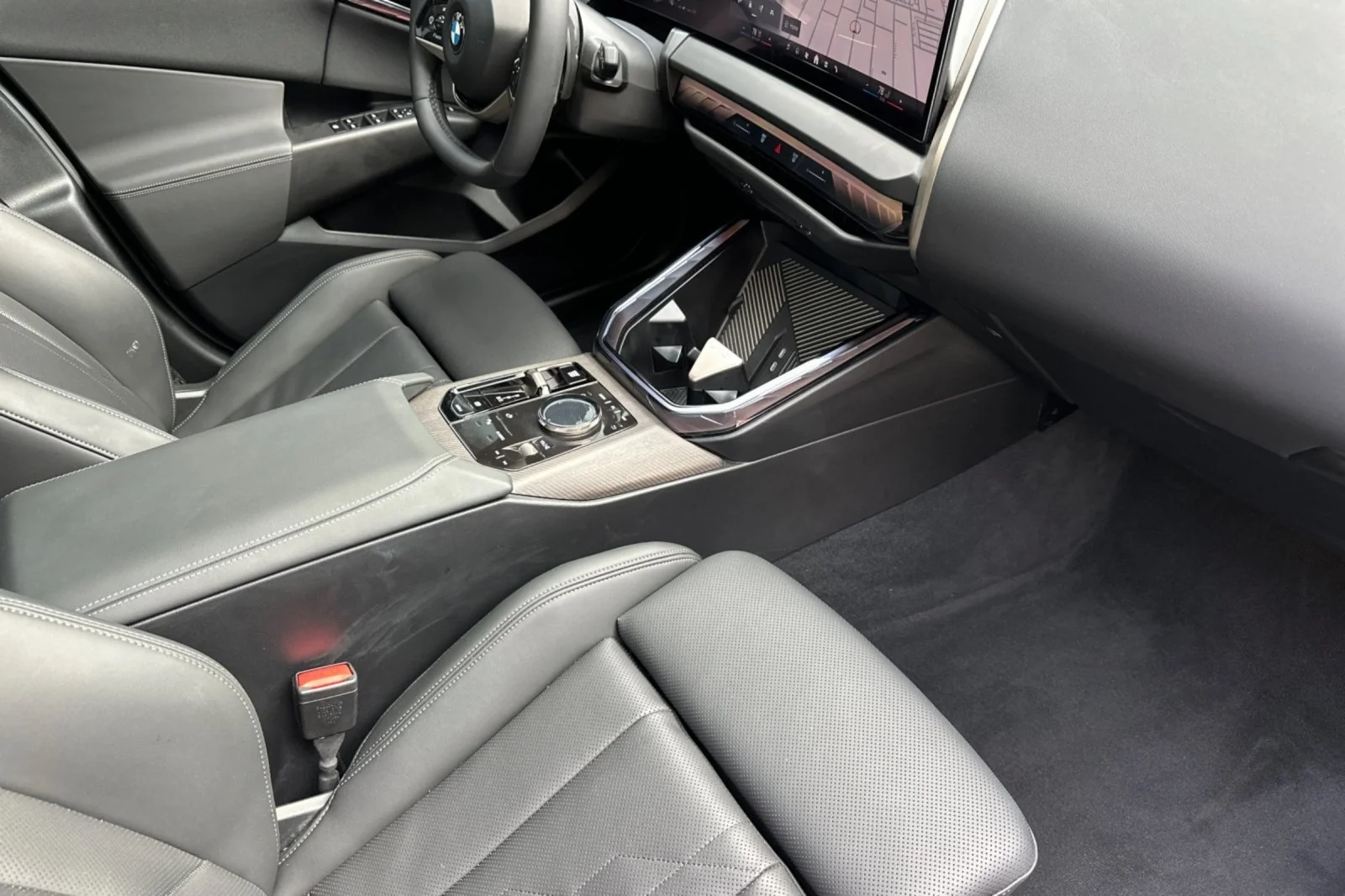 Used 2025 Black Sapphire Metallic BMW 30 xDrive image 15
