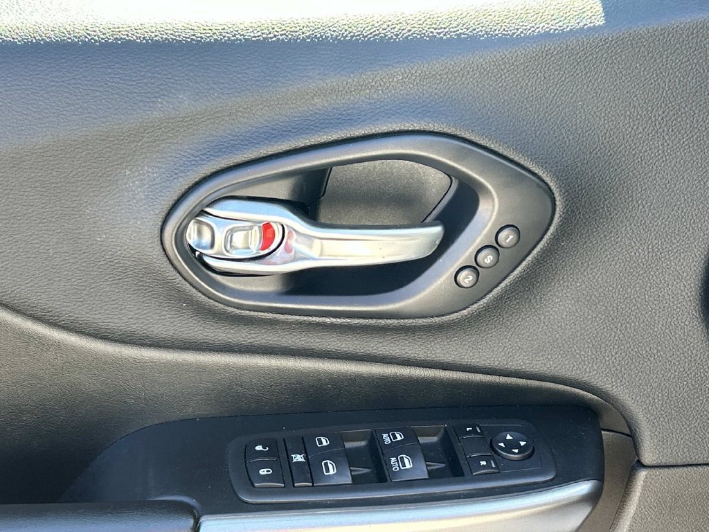 Used 2019 White Jeep Limited image 15