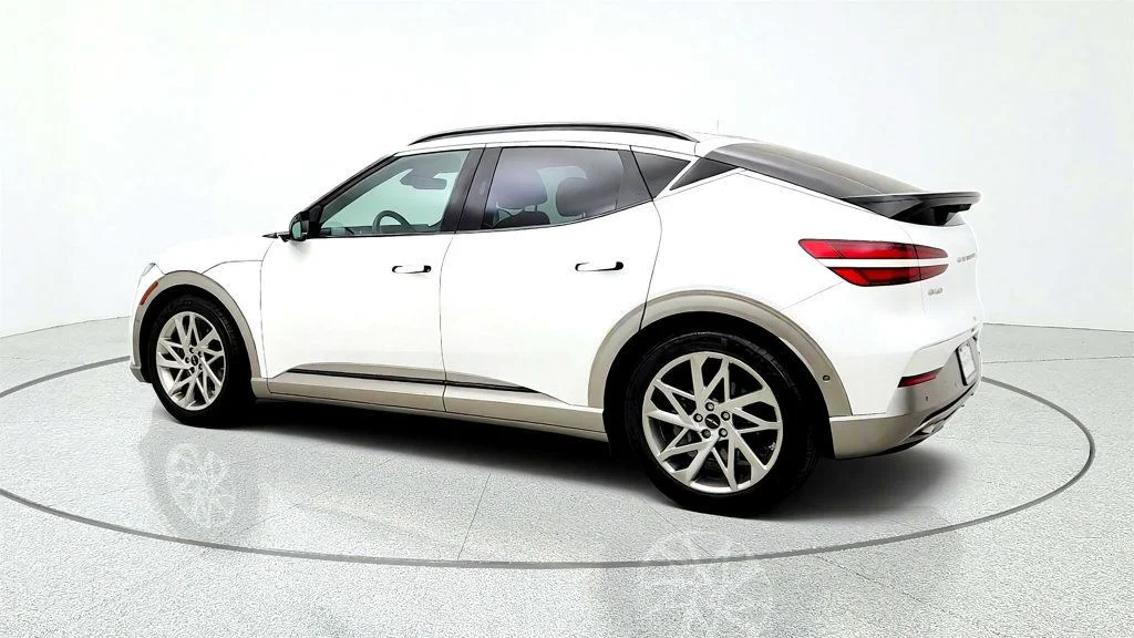 Used 2023 Uyuni White Genesis Advanced AWD image 7