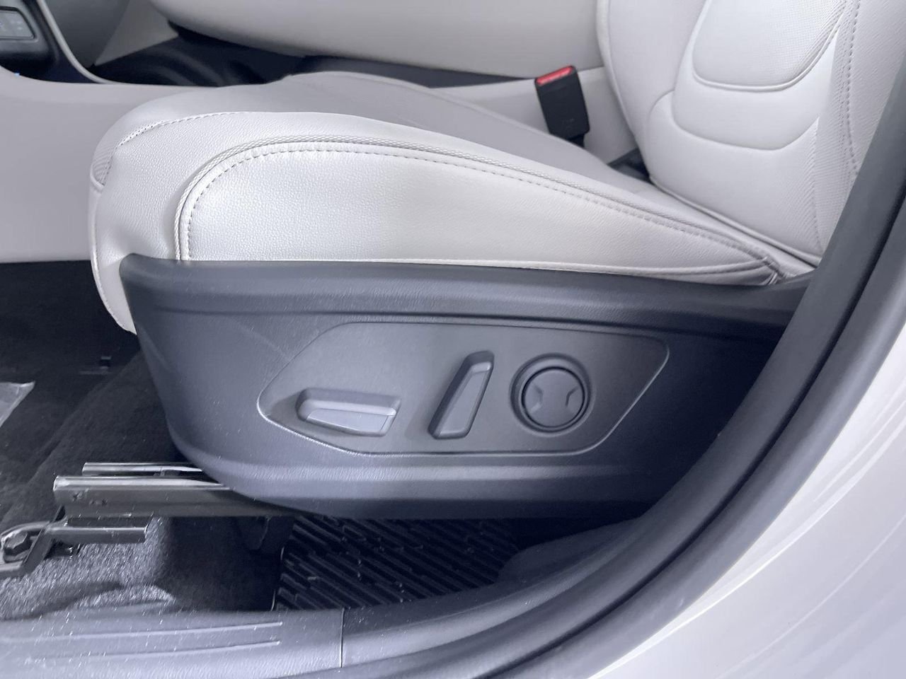 New 2026 Serenity White Pearl Hyundai Limited AWD image 24