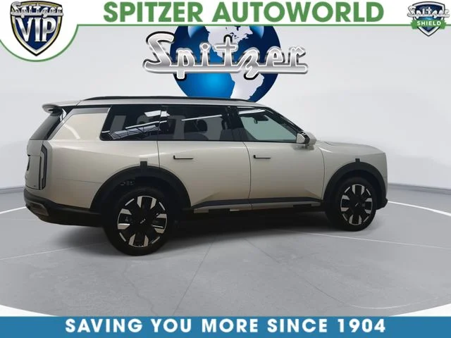 New 2027 Ivory Silver Kia S image 10
