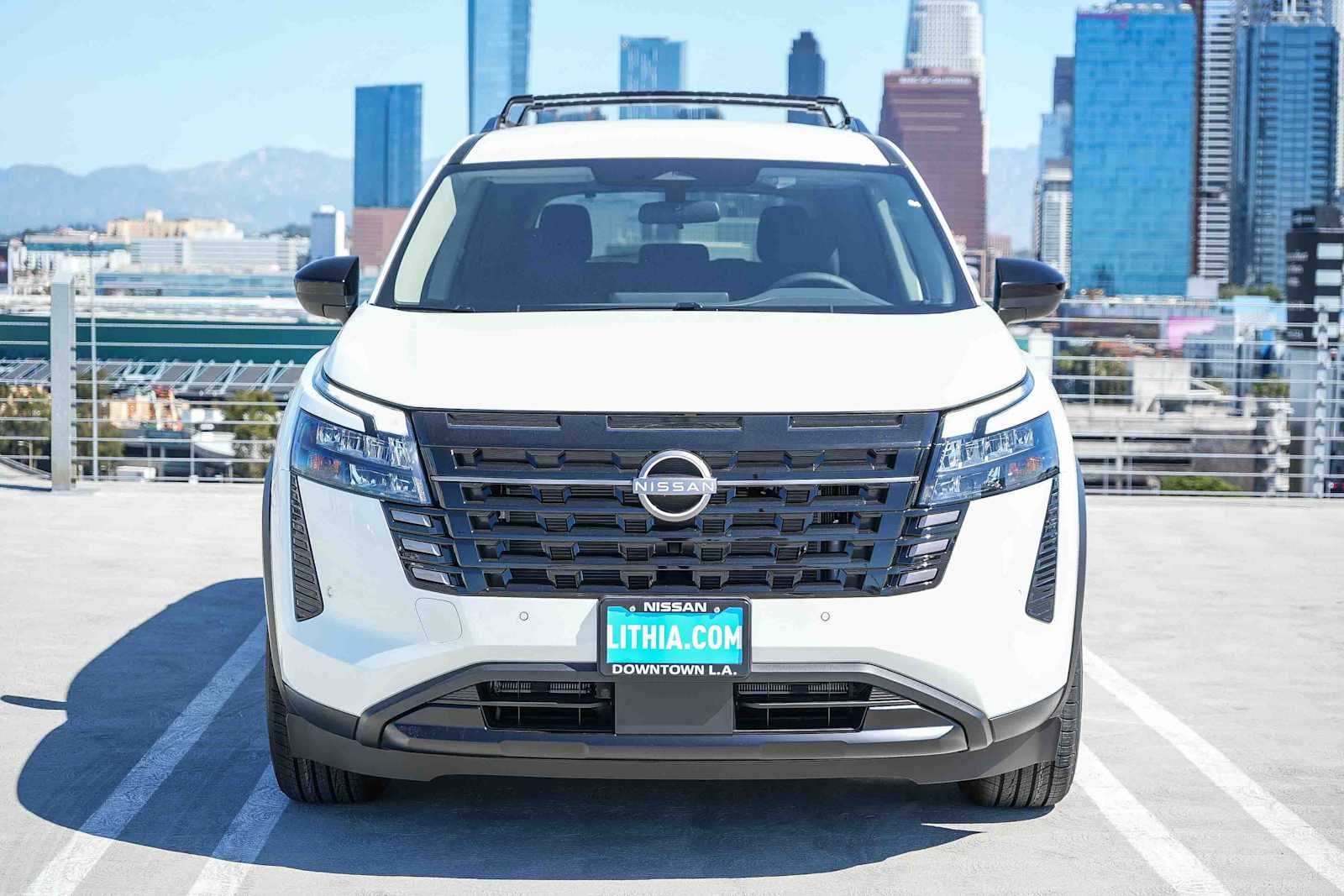 New 2026 Everest White Pearl TriCoat Nissan SV image 2