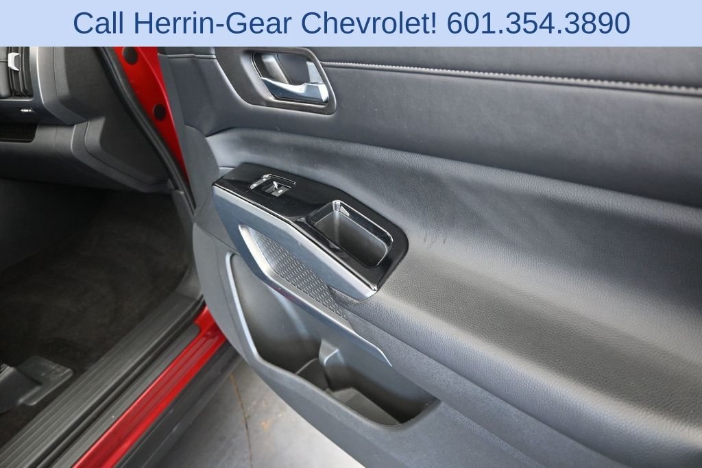 Used 2023 Red Nissan SL image 24