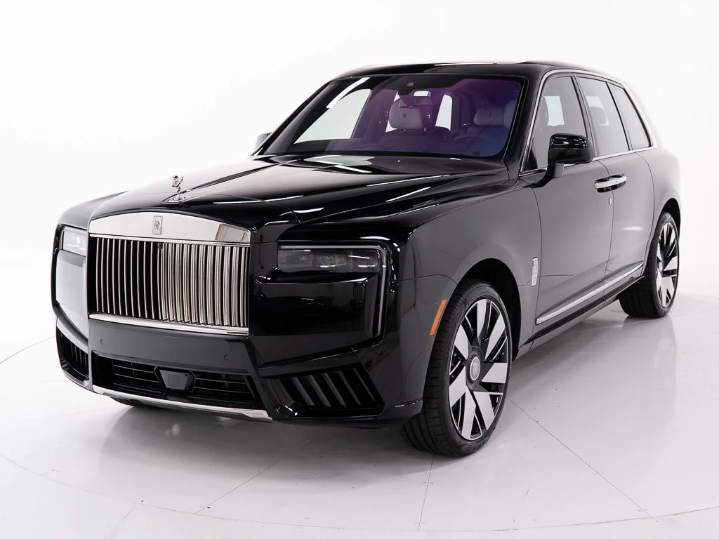 2027 Rolls-Royce Cullinan -'s photo
