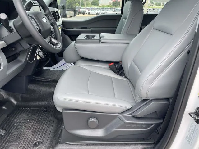 New 2026 Oxford White Ford XL image 11