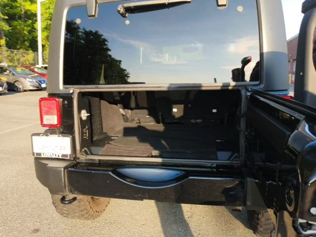 Used 2018 Black Jeep Unlimited Sahara image 29