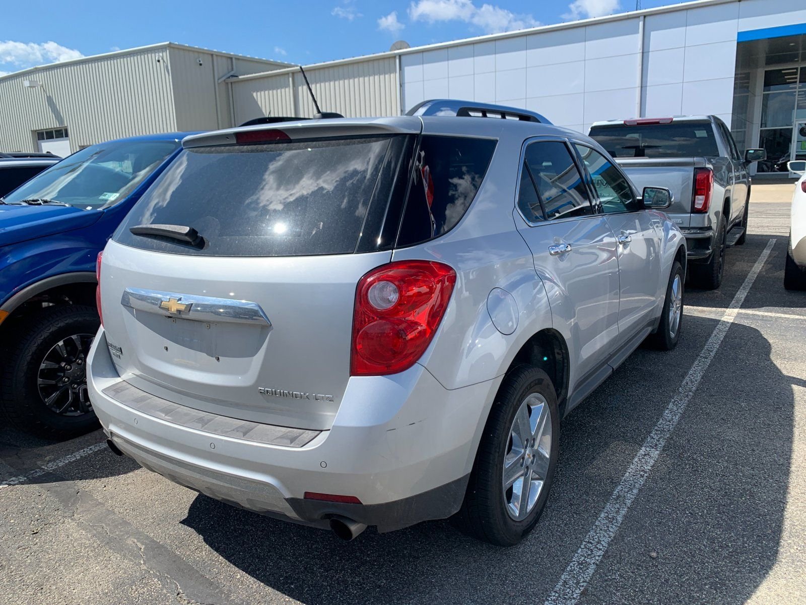 Used 2015 Silver Chevrolet LTZ image 3