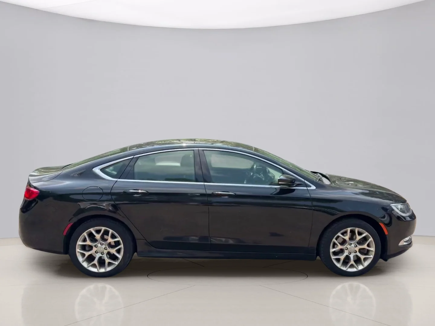 Used 2015 Black Chrysler  image 6
