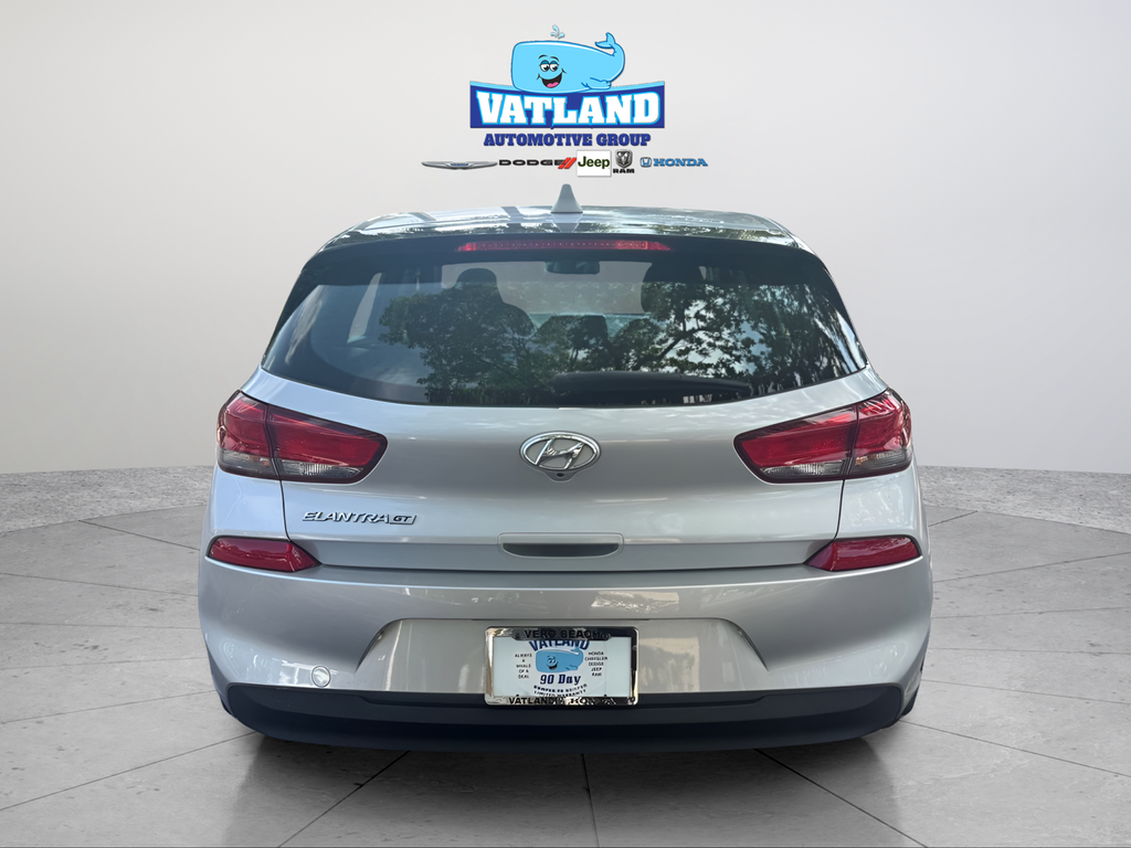 Used 2018 Silver Hyundai Base image 4