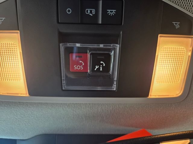 Used 2026 White Mitsubishi SE image 8