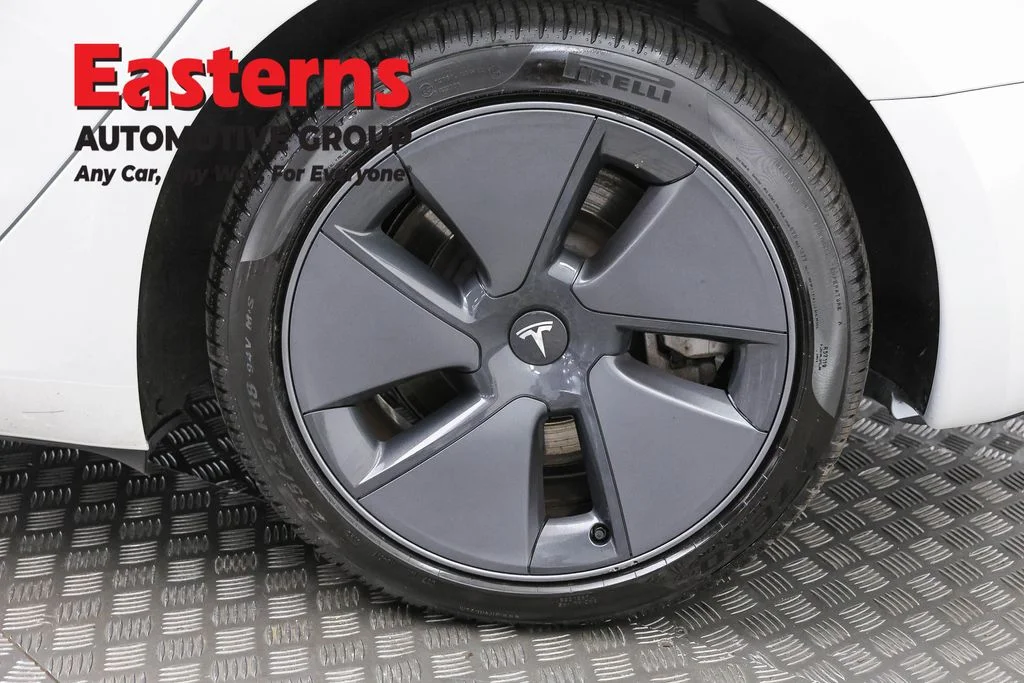 Used 2023 White Tesla Base image 27