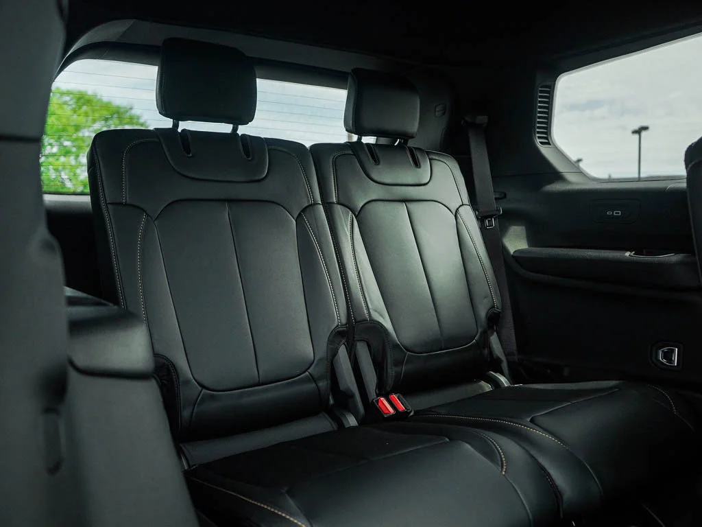 New 2026 Diamond Black Crystal Pearlcoat Jeep  image 14