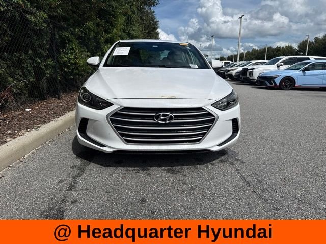 Used 2018 White Hyundai SE image 7