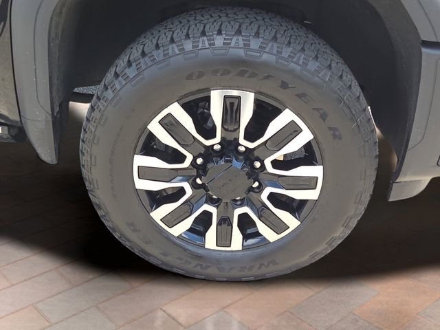 Used 2025 Onyx Black GMC Denali Ultimate image 4