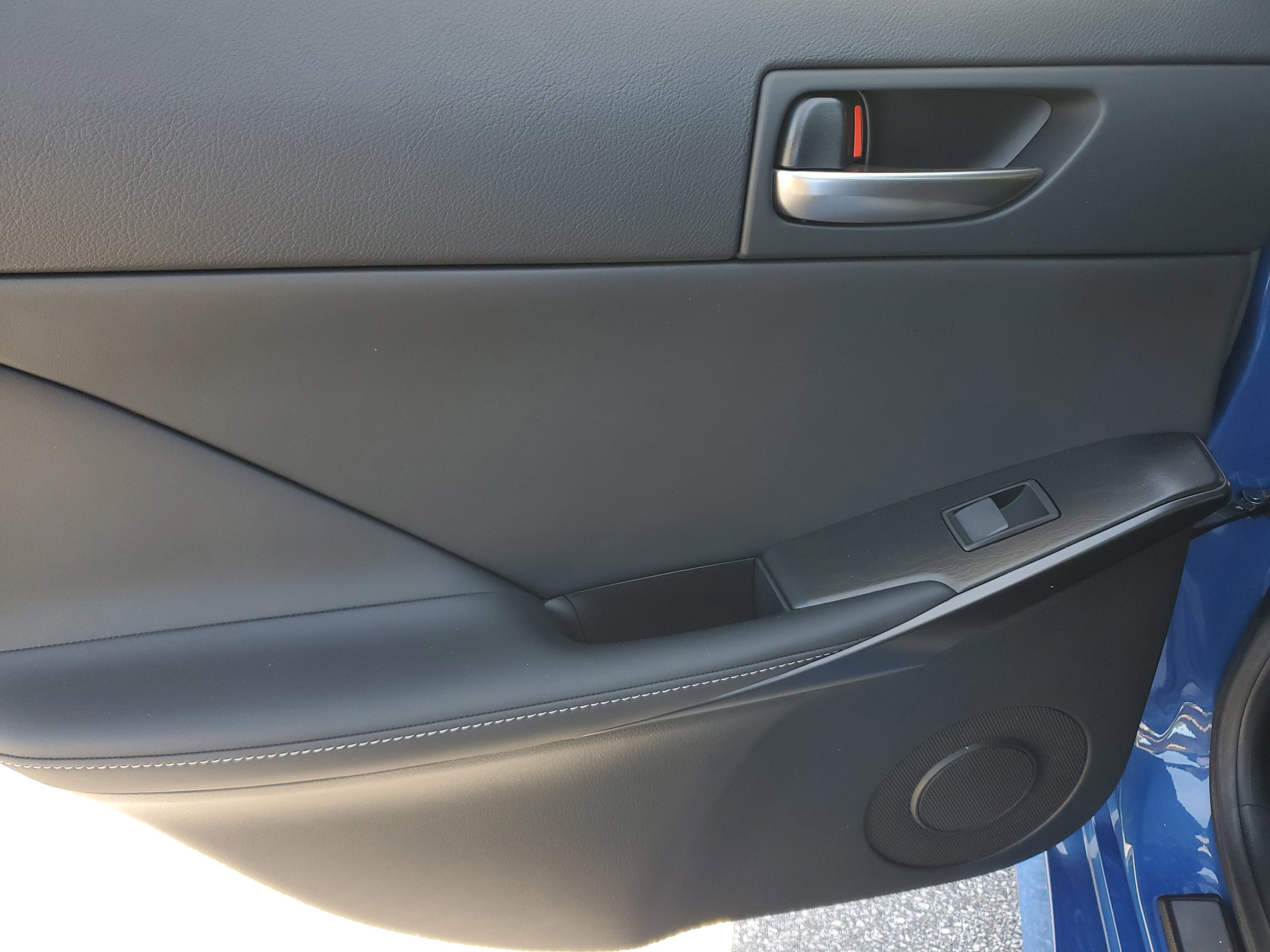 Used 2023  Lexus 300 image 11