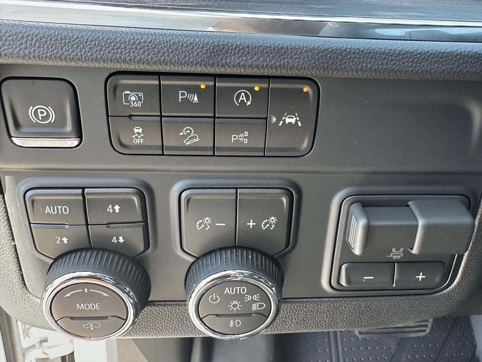 2026 Chevrolet Suburban Z71 - Photo 28