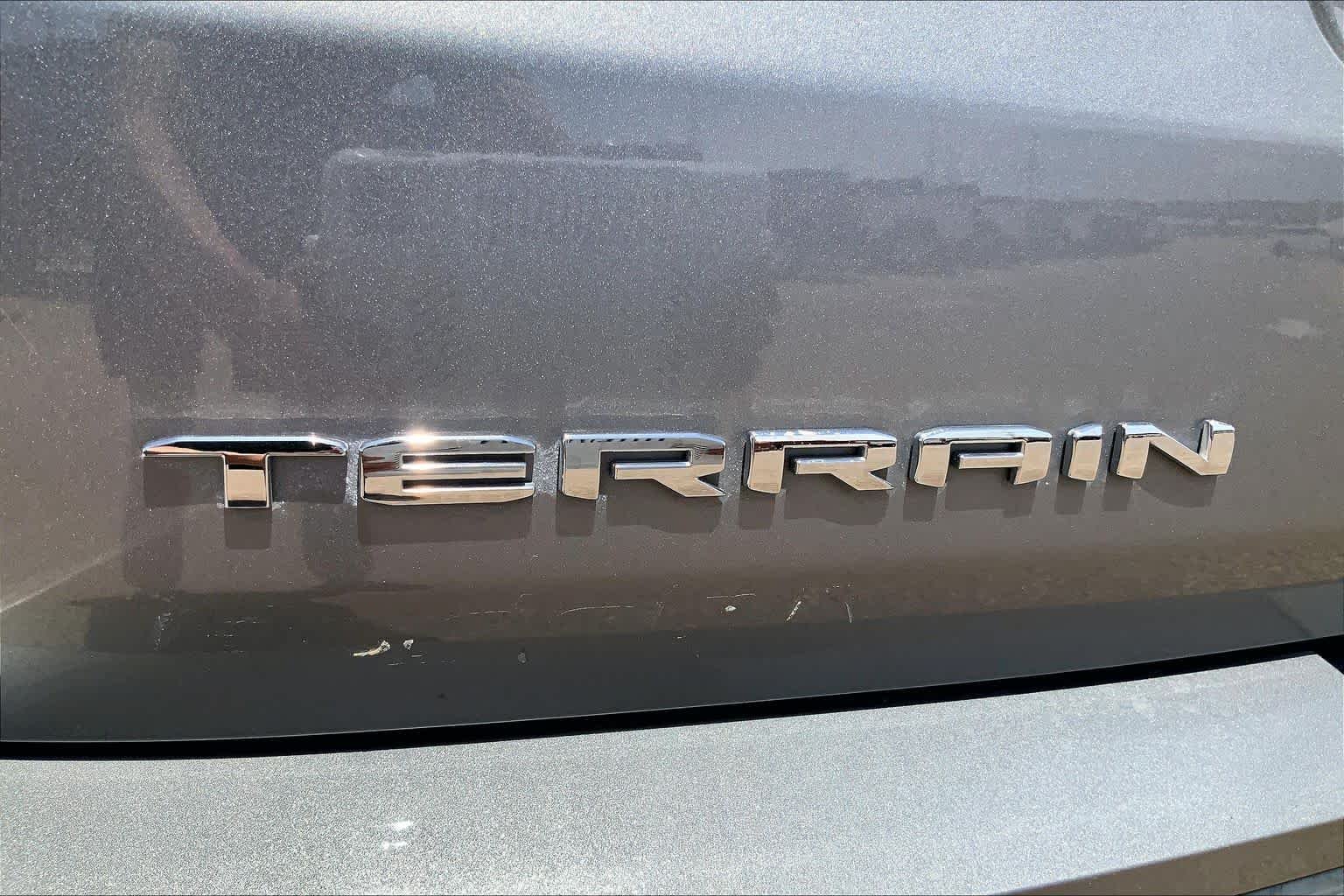 Used 2023 Sterling Metallic GMC AT4 image 33