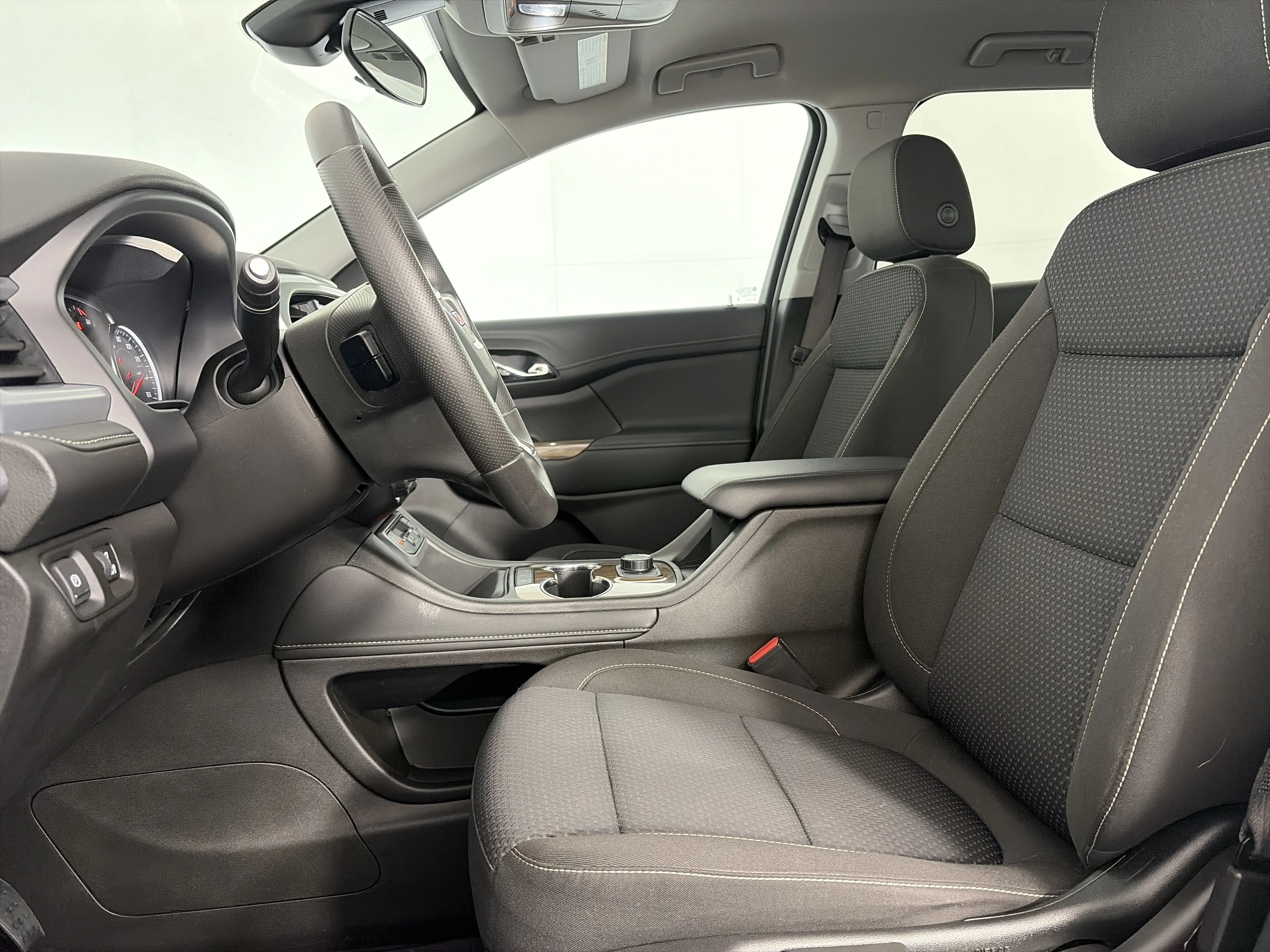 2023 GMC Acadia SLE - Photo 8