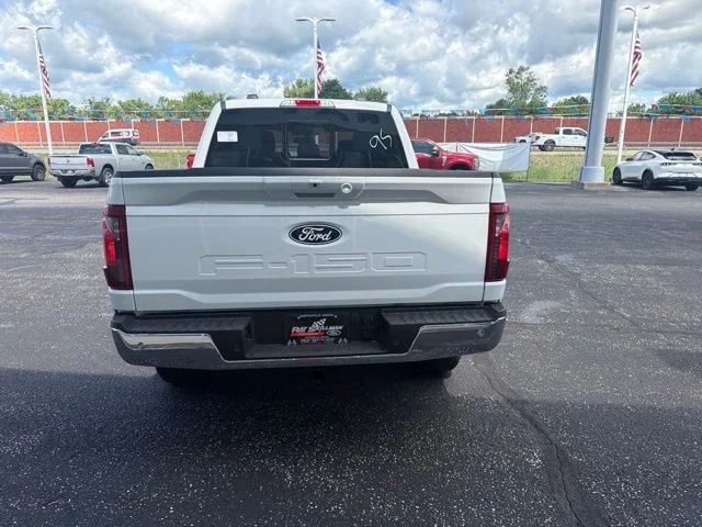 New 2026 Oxford White Ford XLT image 27