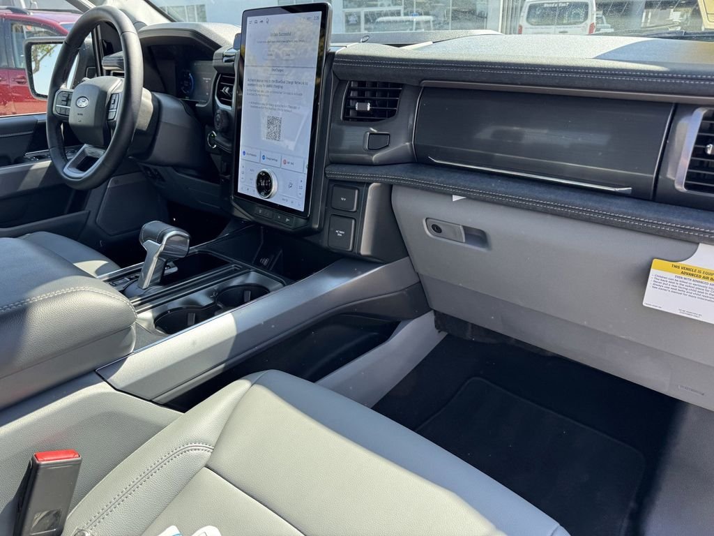 2025 Ford F-150 Lightning Flash - Photo 7