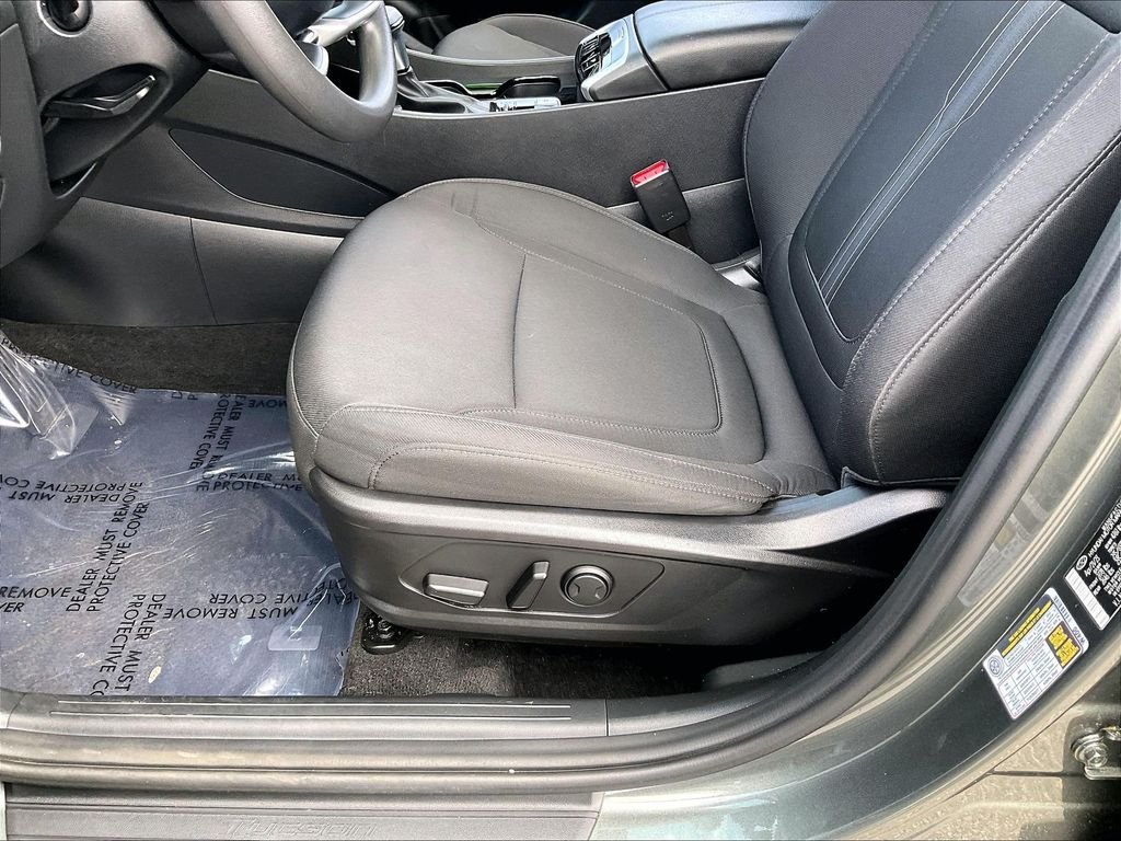 Used 2023 Amazon Gray Hyundai SEL image 33