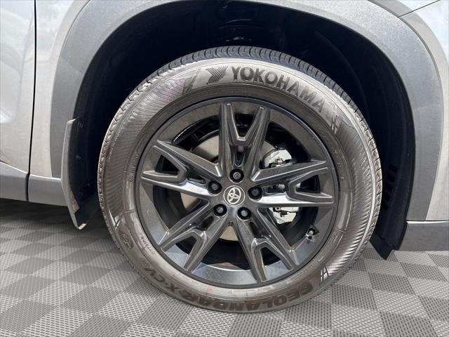 Certified Used 2026 Heavy Metal Toyota MAX Limited image 14