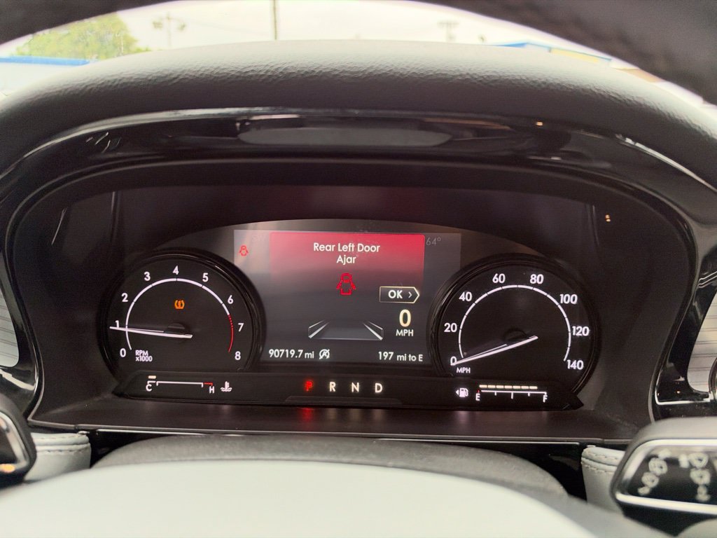 Used 2020 White Lincoln Standard image 12