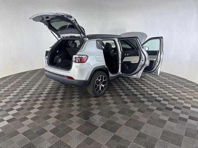 Used 2025 Silver Jeep Limited image 18