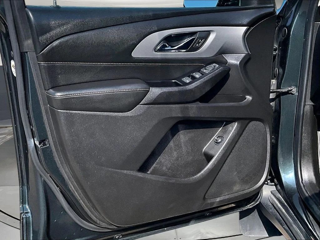 Used 2018 Gray Chevrolet LT image 24