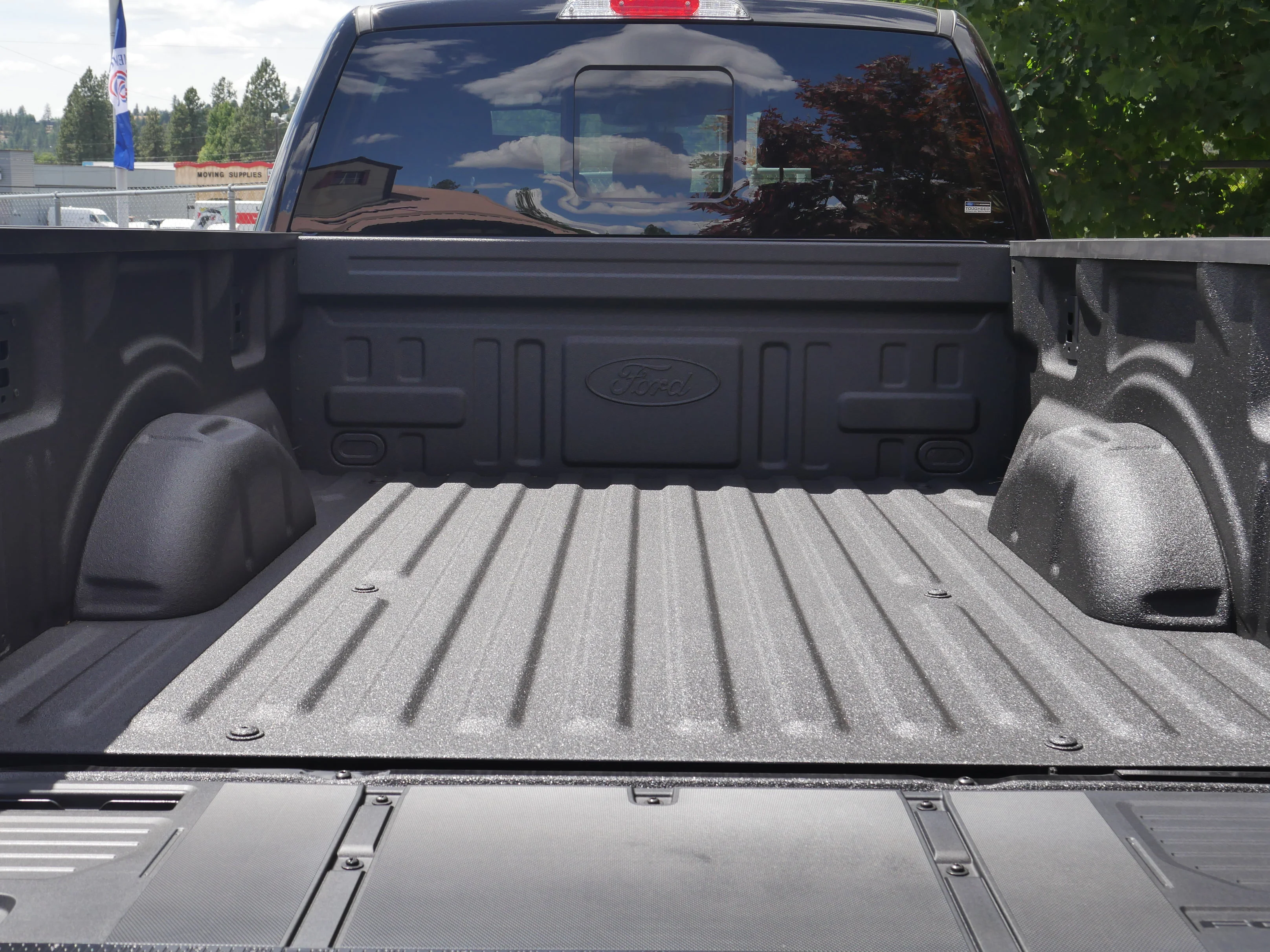 New 2026 Agate Black Metallic Ford XLT image 24
