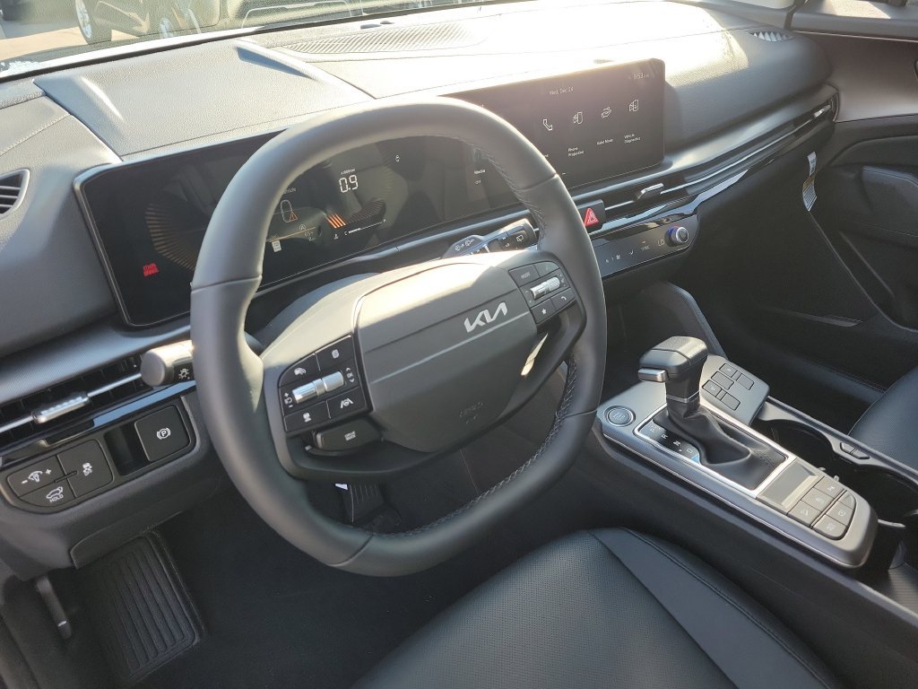 New 2026 Glacial White Pearl Kia EX image 24
