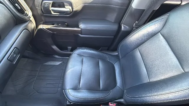 Used 2019 NORTHSKY BLUE METALLIC Chevrolet RST image 12