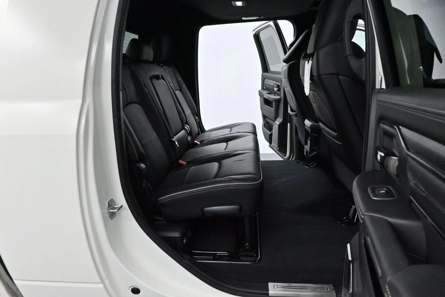 Used 2022 Pearl White Ram Limited image 35
