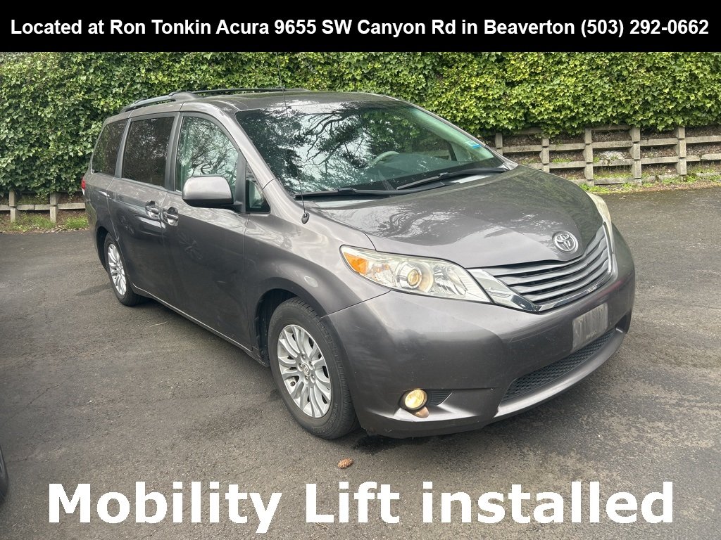 2011 Toyota Sienna XLE