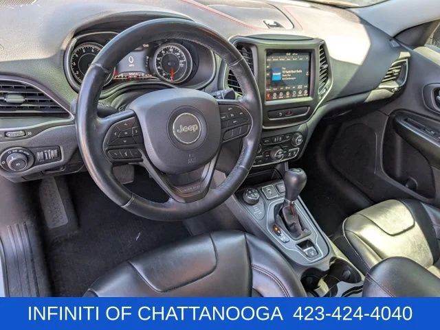 Used 2019 White Jeep Trailhawk image 4
