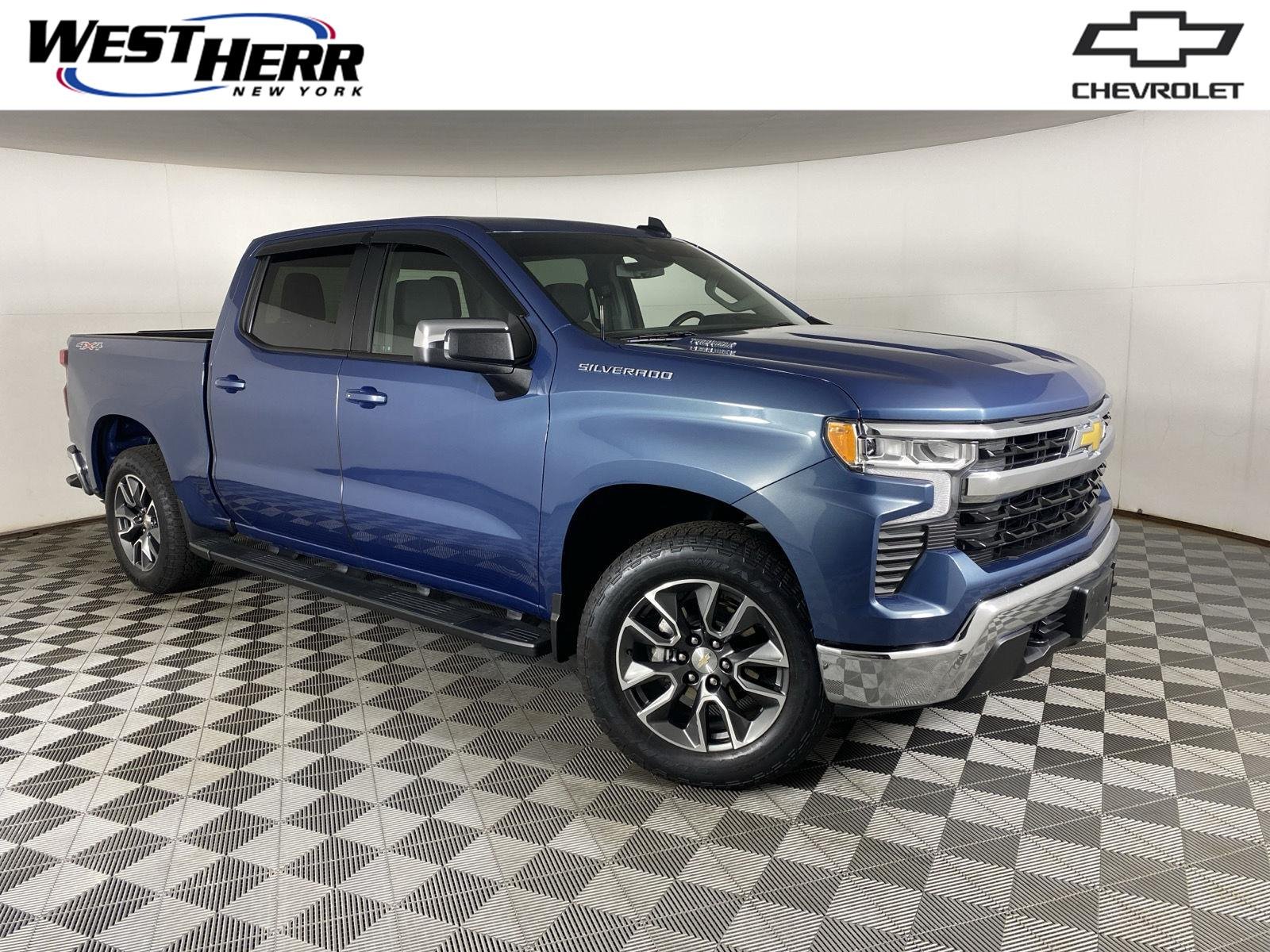 Used 2024 Lakeshore Blue Metallic Chevrolet LT image 1