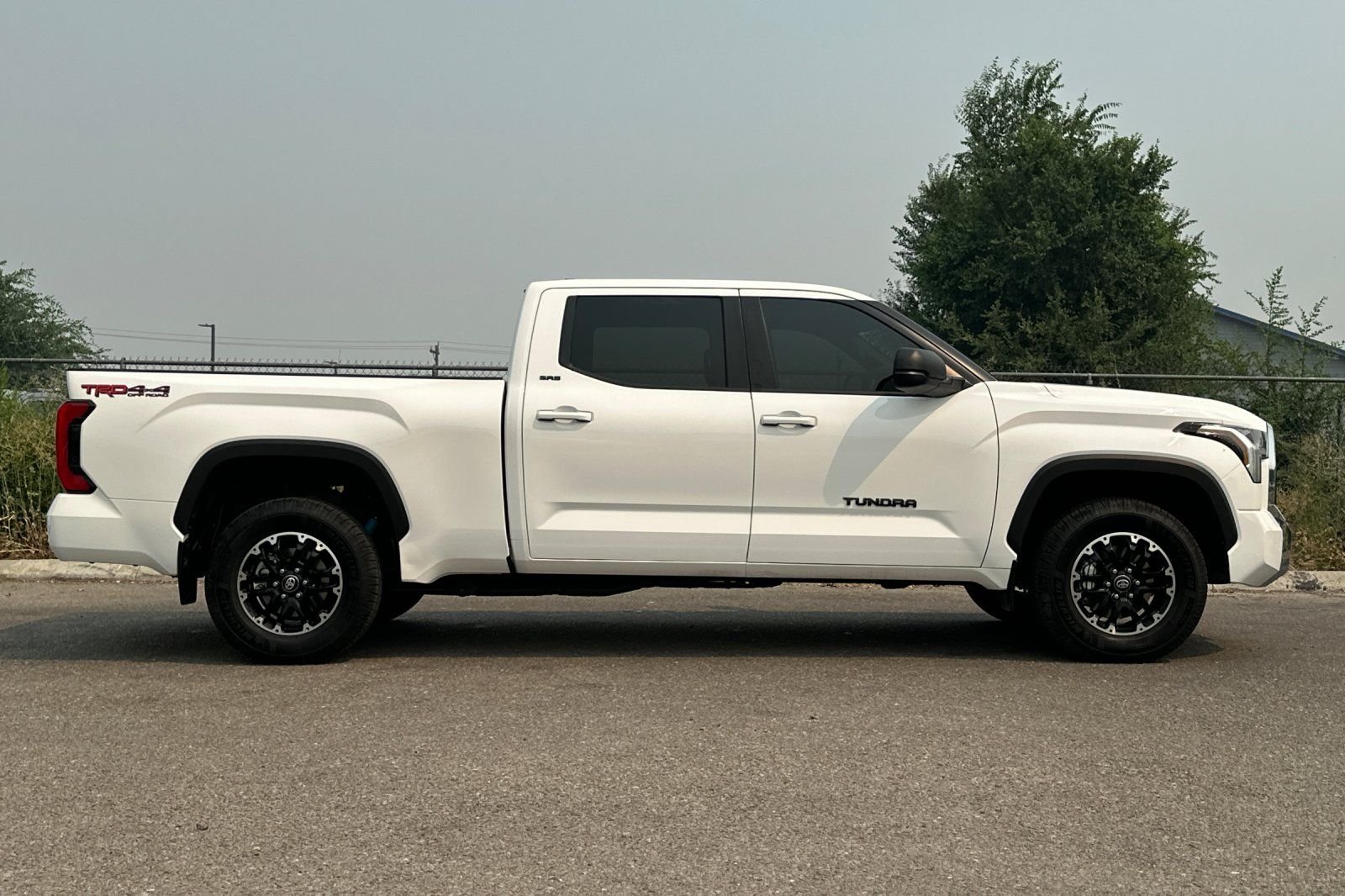 Used 2025 White Toyota SR5 image 3