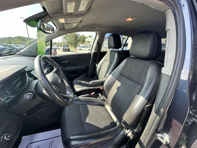Used 2018 Blue Metallic Chevrolet LT image 15