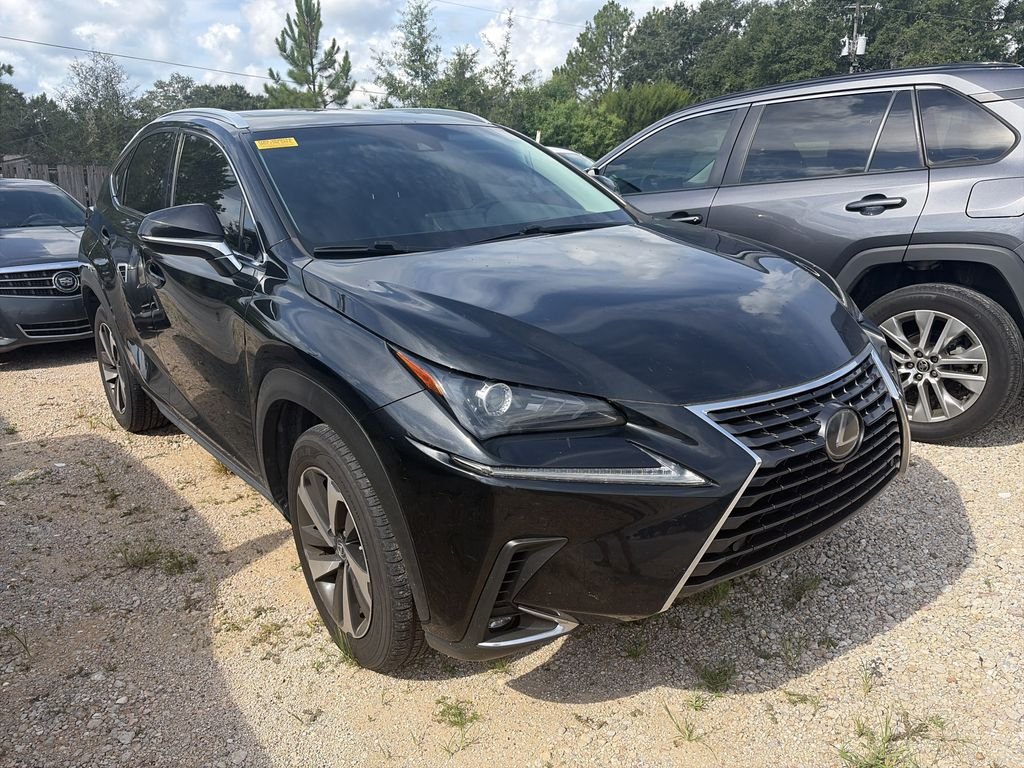 Used 2018  Lexus 300 Base image 4