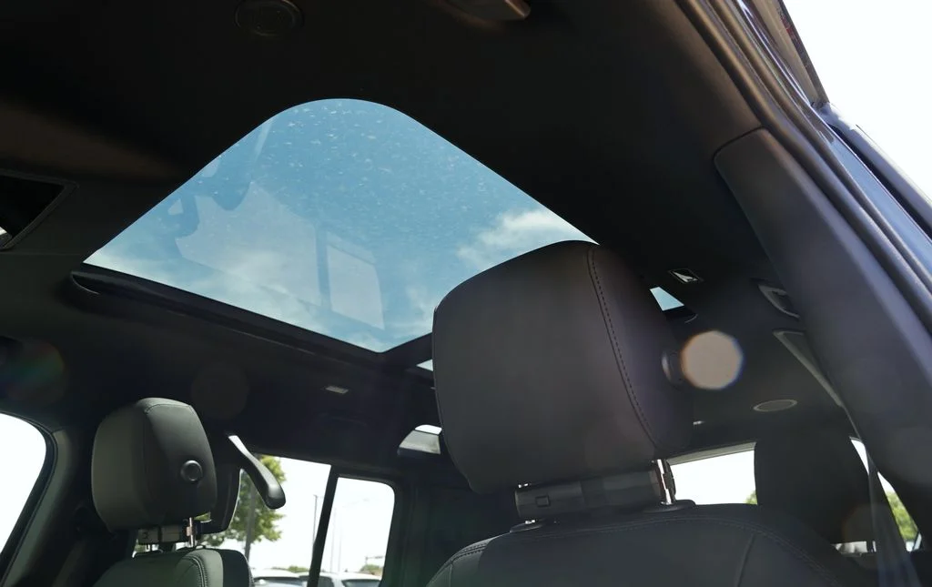 New 2026 Carpathian Grey Land Rover X-Dynamic SE image 13