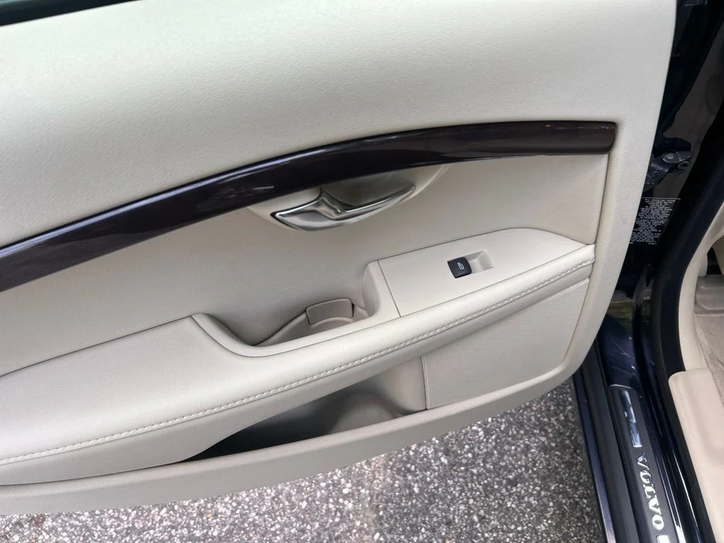 Used 2015 Blue Volvo T6 Platinum image 25
