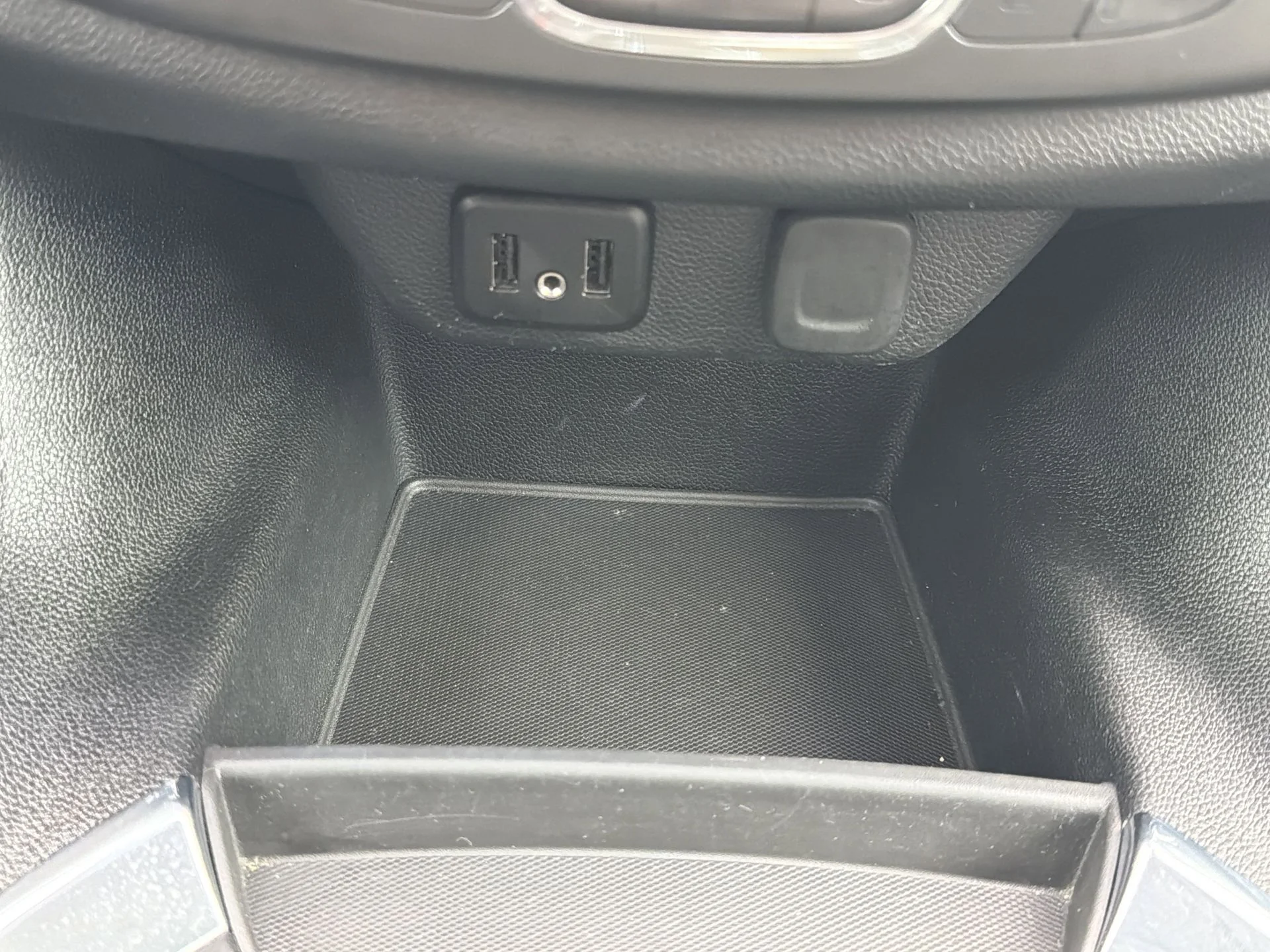 Certified Used 2019 Silver Ice Metallic Chevrolet 3LT image 9