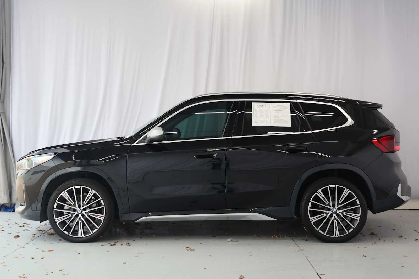 Certified Used 2024 Black Sapphire Metallic BMW xDrive28i image 7