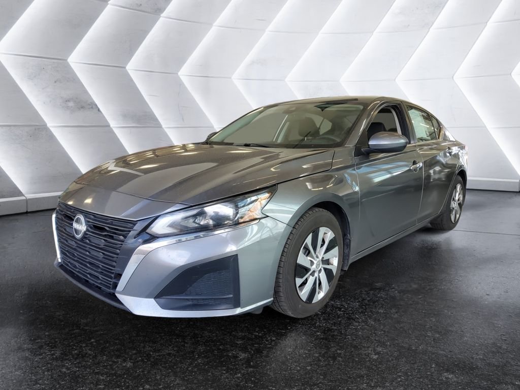 Used 2023 Gray Nissan 2.5 S image 3
