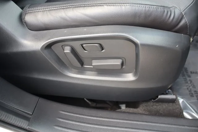 Used 2021 Snowflake White Pearl Mazda Touring image 13