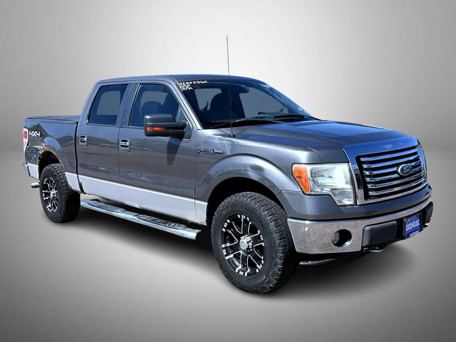 Used 2010 Gray Ford XL image 3