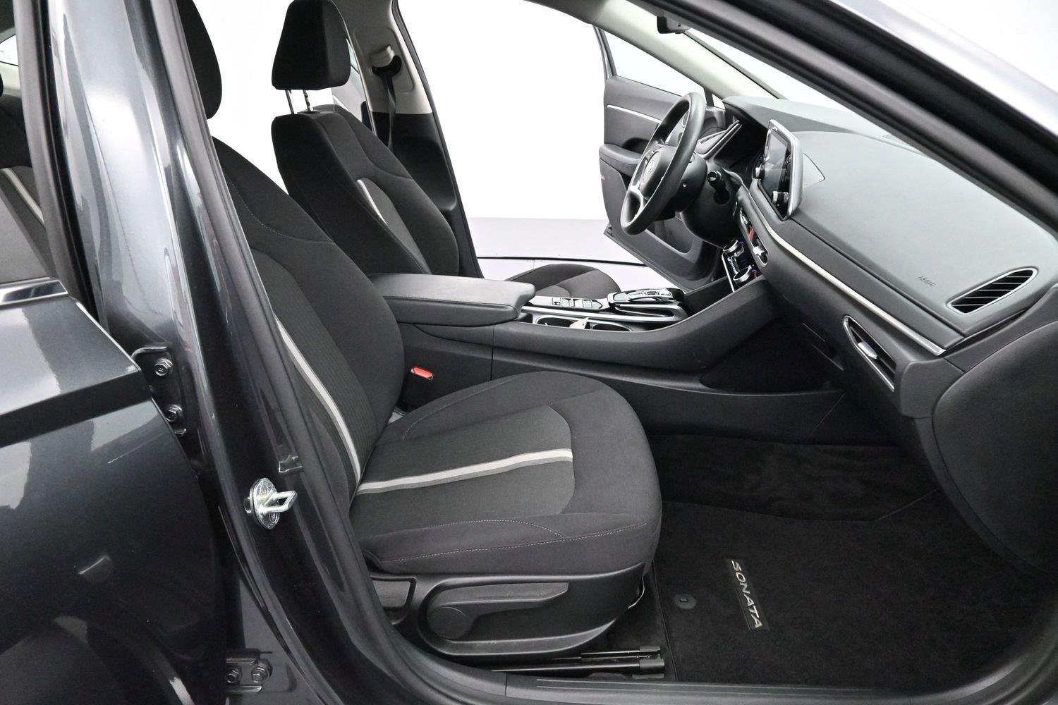 Used 2022 Portofino Gray Hyundai SEL image 26