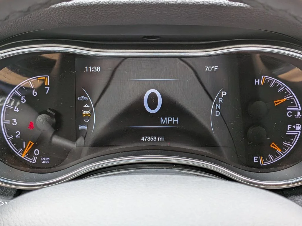 Used 2020 White Jeep Laredo image 16