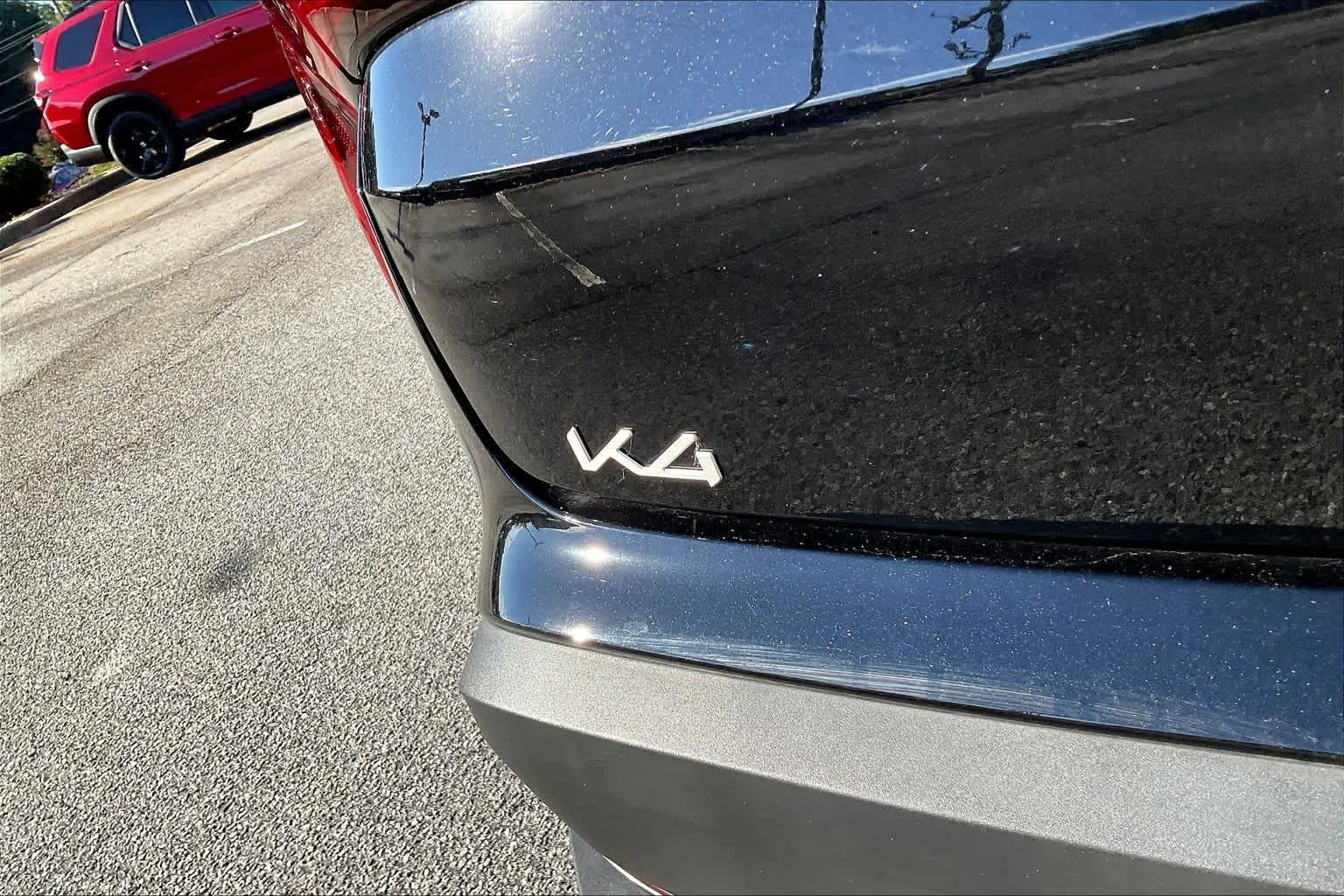 Used 2025 Aurora Black Pearl Kia LXS image 30