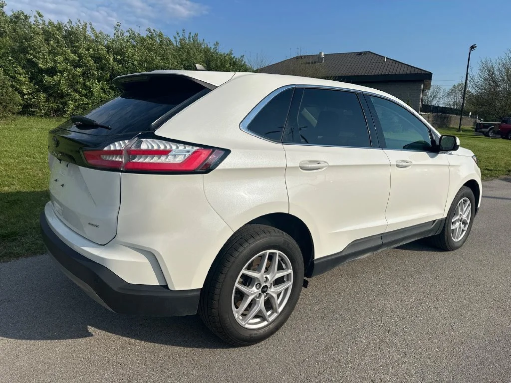 Used 2023 White Ford SEL image 9